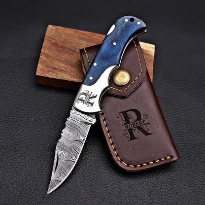 Personalized Damascus Folding Knife – Groomsmen Gift, Custom Pocket Knife with Leather Sheath, Handmade Gift for Him, Hunting Knives for Men