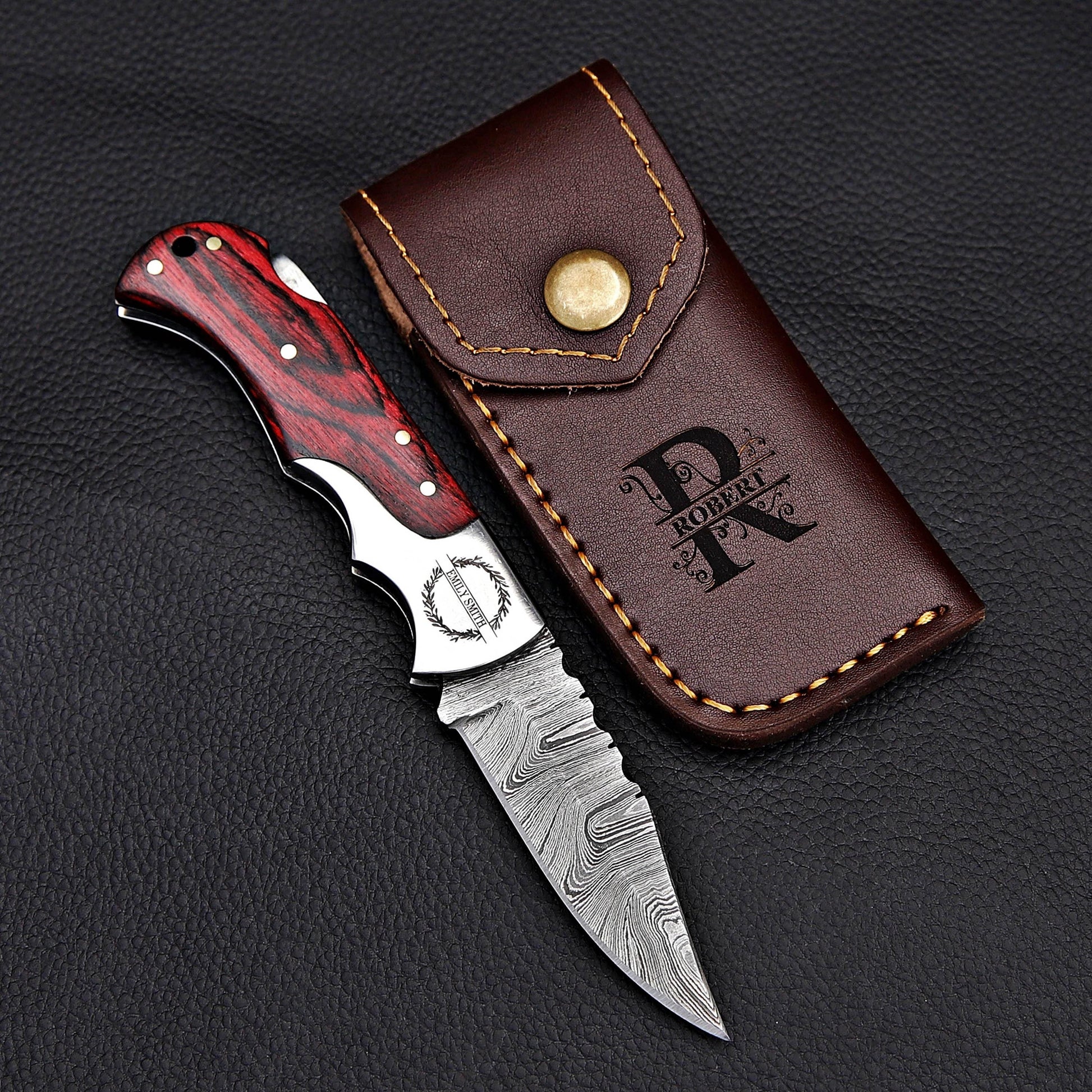 Personalized Damascus Folding Knife – Groomsmen Gift, Custom Pocket Knife with Leather Sheath, Handmade Gift for Him, Hunting Knives for Men