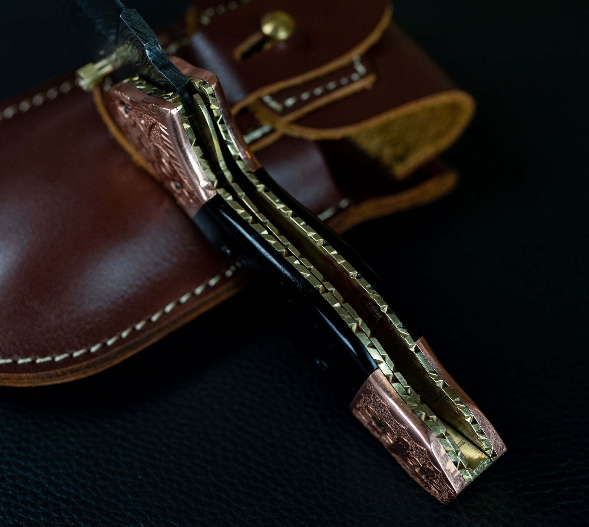 7.5" Hand Forged Damascus Folding Knife,Hand Made Damascus Pocket Knife, Damascus Steel Hunting knife, Black Horn Handle Damascus Fold Knife