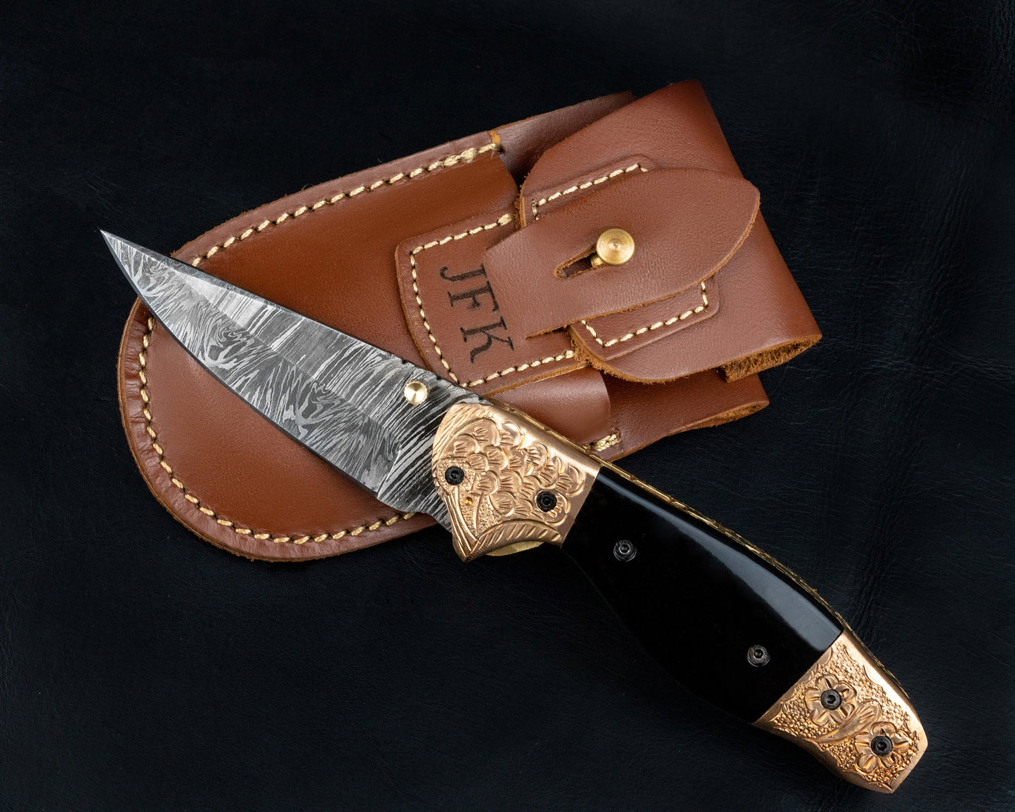 7.5" Hand Forged Damascus Folding Knife,Hand Made Damascus Pocket Knife, Damascus Steel Hunting knife, Black Horn Handle Damascus Fold Knife