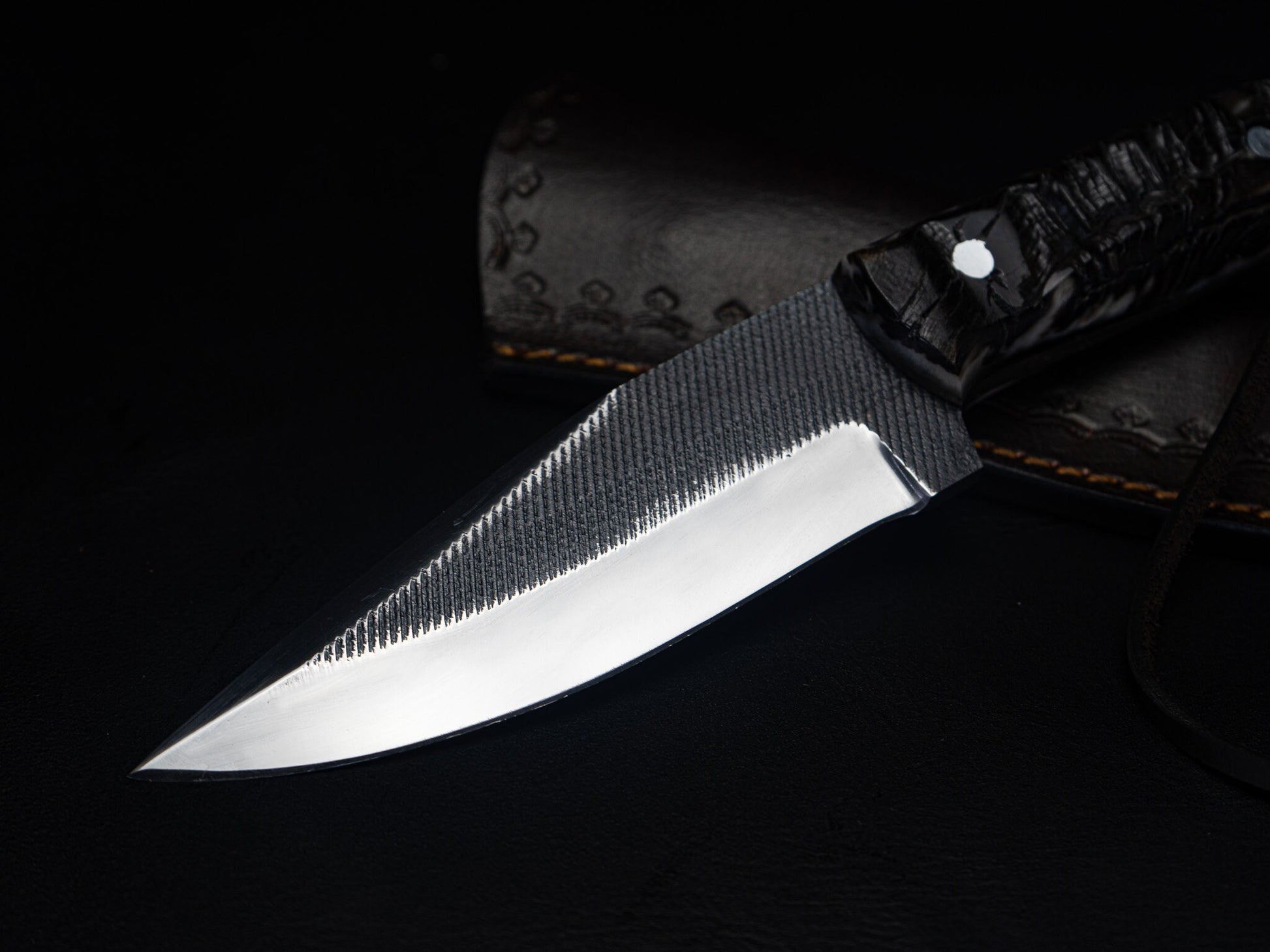 Bowie Knife High Carbon Steel Blade Sheep Horn Handle Full Tang Clip Point Hunting Knife Fixed Blade Leather Sheath Groomsmen Gift for Dad